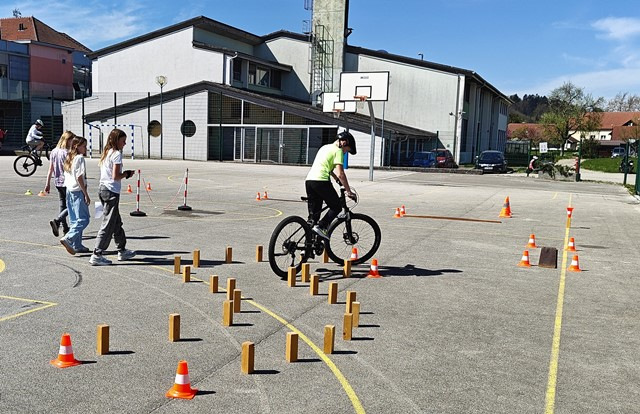 Šolsko tekmovanje AMZS mladih kolesarjev do 6. razreda