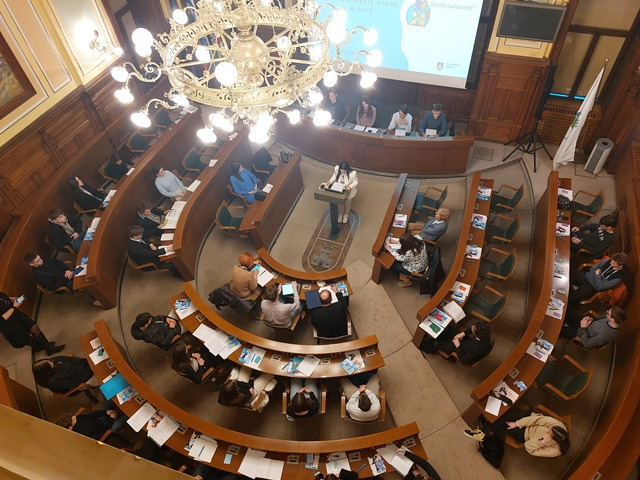MLADI PARLAMENTARCI RAZPRAVLJALI O DUŠEVNEM ZDRAVJU OTROK IN MLADIH